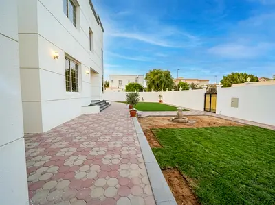 LUXURY 8BR VILLA | COMMERCIAL | MAJLIS | 6 PARKING