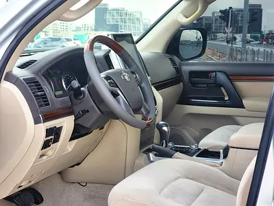 صورة 18 لـ 2018 Toyota LAND CRUISER