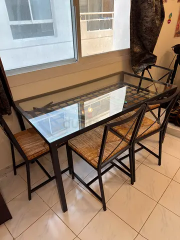 Dining table for sale