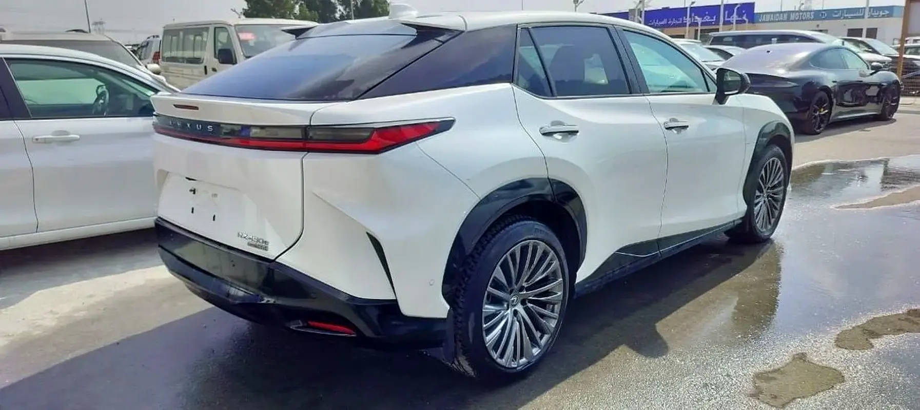 Lexus RZ-Series 2023 — photo 1 of 4