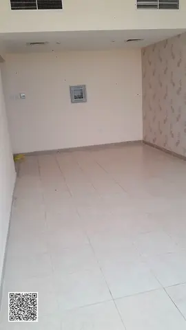 Garden City: Nice 2 Bed Hall Flat near Ajman University