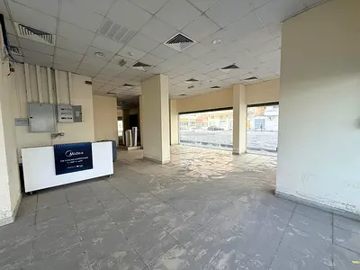 A commercial space with distinctive features and a huge area, suitable for major activities such as medical or commercial centers,
