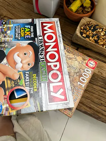 Board Games Bundle – Monopoly Crooked Cash + 1000pcs World Map Puzzle – Great Condition