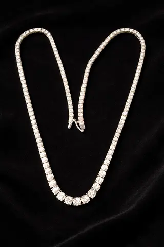 Necklace natural diamond  18kt white gold