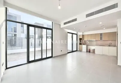 Single Row | Vacant | Prime Location | G+1