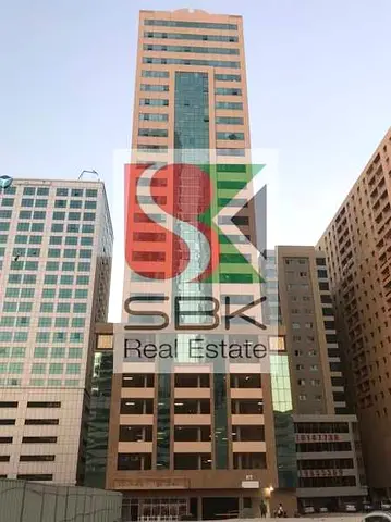 Outstanding and Spacious 3 Bedroom Apartment with 1 year FREE PARKING Available for Rent In Al Khan Building, Al Khan Ar