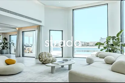 Upgraded | Modern | City View | 5 bed Garden Home