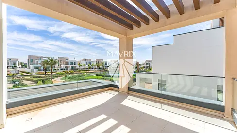 Single Row | Park View | Large 4BR Layout