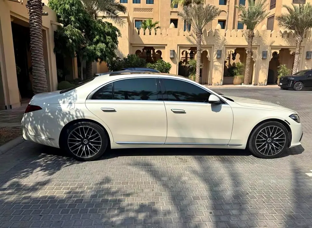 Mercedes-Benz S-Class 2021 — photo 1 of 6