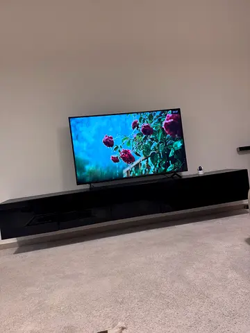 Flat-panel LED TV - Good working condition