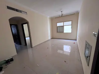 شقة مميزة للإيجار السنوي في موقع استثنائي بعجمان، تقع في الصف الثاني من كورنيش عجمان، ما يوفر قرباً مثالياً من البحر مع أجواء هادئة ومريحة للسكن.