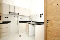 Spacious 1 BR Available
