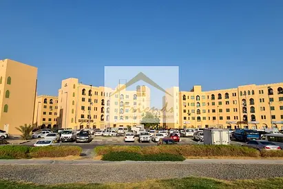 متجر للبيع | I-15 مجموعة المغرب | منظر موقف السيارات