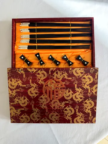 Vintage chopstick set in carved wood - red box