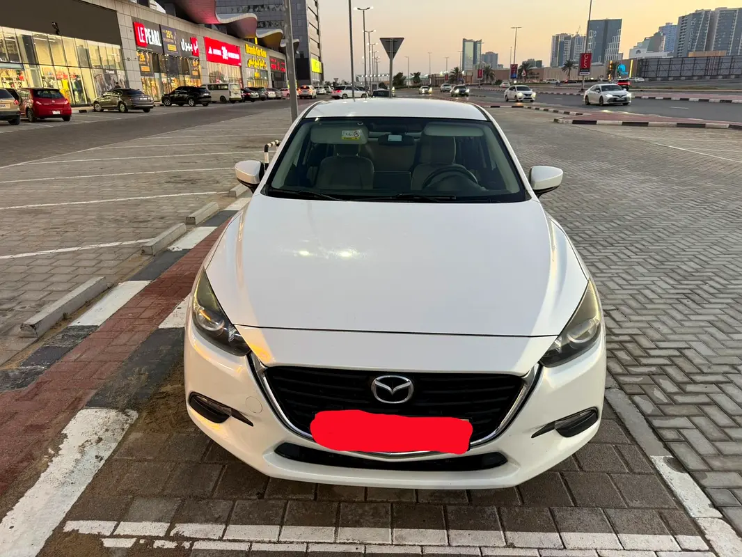 Mazda 3 2017 — photo 1 of 12