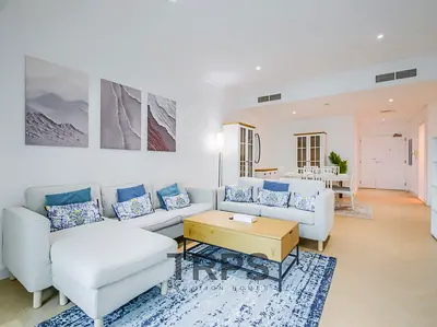 Upgraded 2BR | Fully Furnished | Prime Location