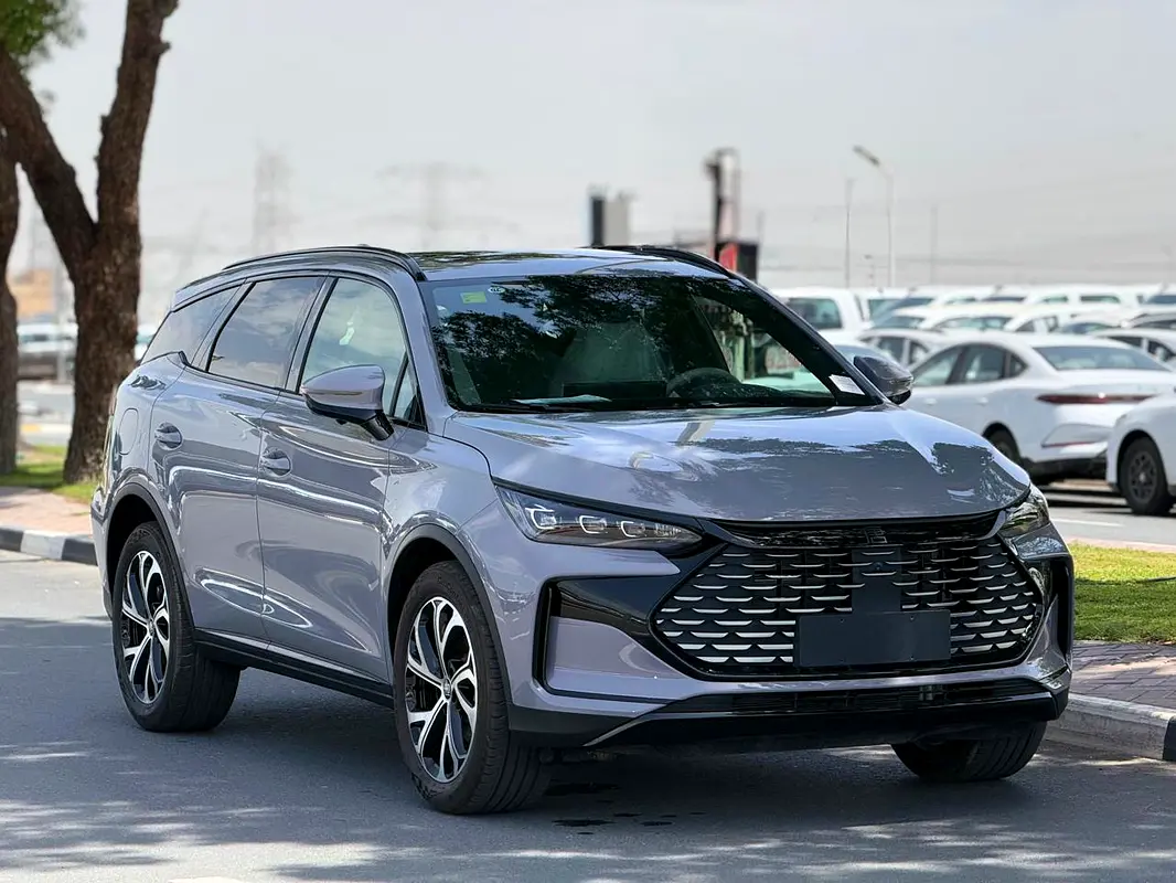 BYD Tang 2025 — photo 1 of 18
