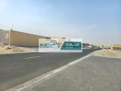 ارض مبنية حوطه للبيع فى الصجعه