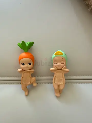 Im selling a set of two mini collectible authentic Sonny Angels I have at home. One wears a carrot