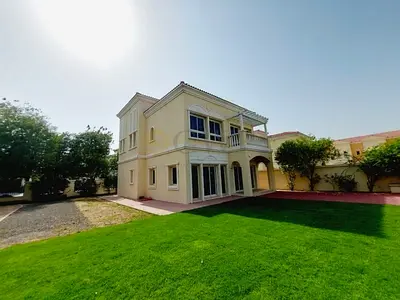 Immaculate | Fresh Garden | Upgraded Kitchen