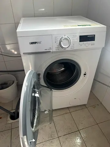 Geepas Front load washing Mechine
