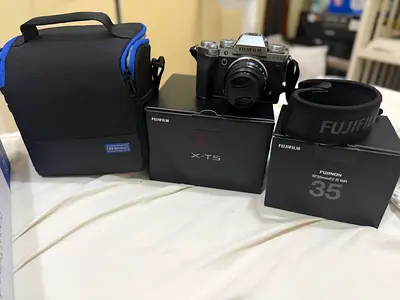 Fujifilm X-T5 (X-T5-F4CF) — 2,760 shutter actuations