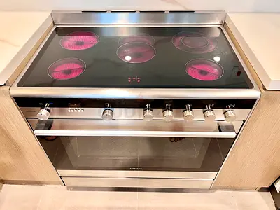 Iq700 Siemens electric ceramic stove size 90 by 60cm