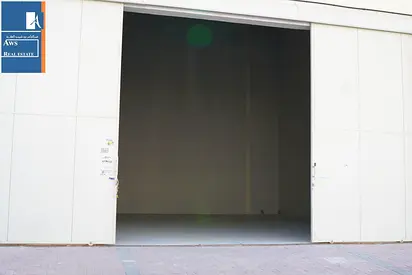 Spacious Commercial Unit In Prime Location