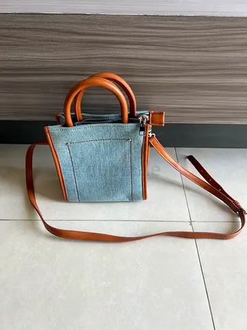 Women handbag