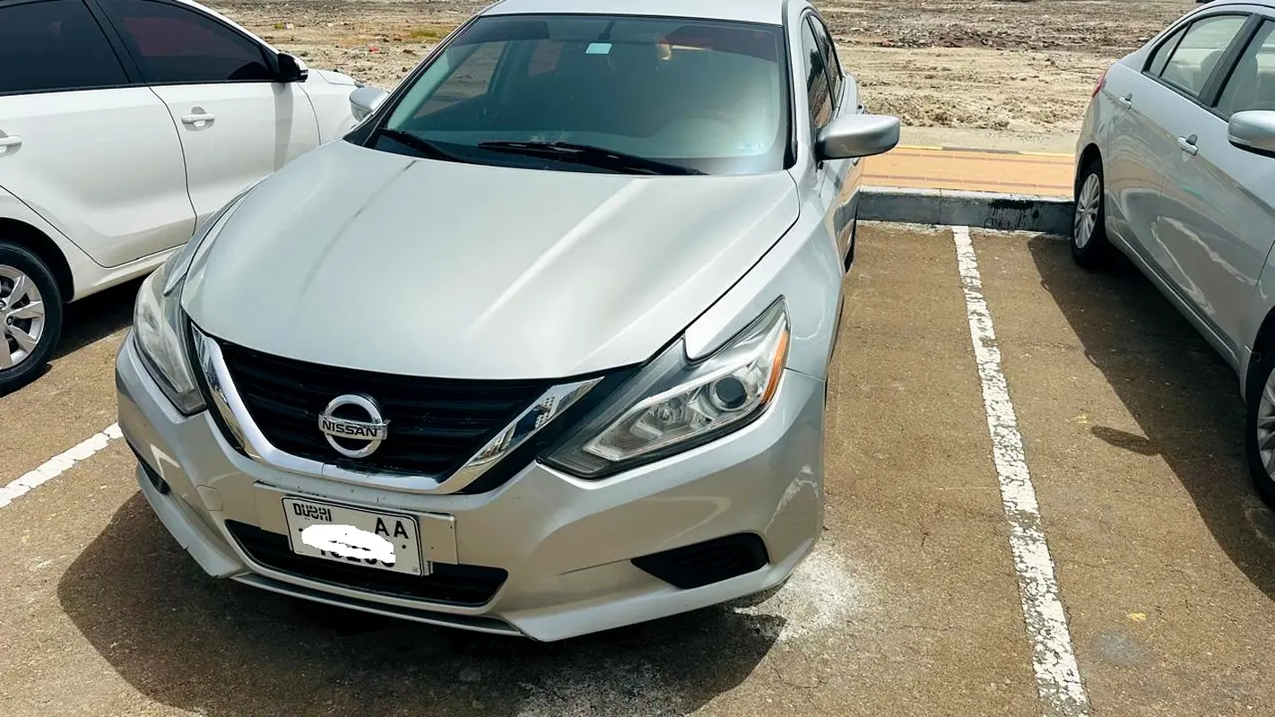 Nissan Altima 2016 — photo 1 of 8