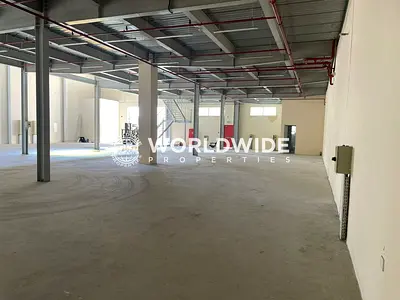 مستودع جديد كلياً ||| المساحة الإجمالية 4000 قدم مربع ||| 50 كيلوواط ||| الإيجار 215 ألف درهم إماراتي