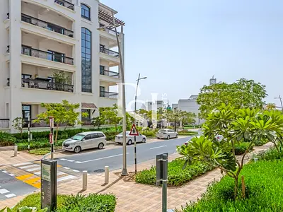 Balcony | Ready to Move | Prime Location