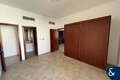 One Bed I Rented Unit I Garden View I 943 Sqft