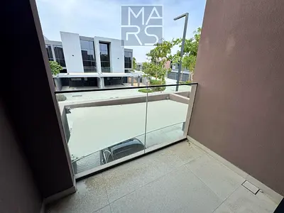 منزل تاون هاوس واسع بثلاث غرف نوم زاوية | جميعها غرف نوم رئيسية | 2600 قدم مربع | 3 ملايين درهم إماراتي