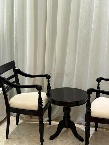Elegant Classic Chair Set with Round Side Table