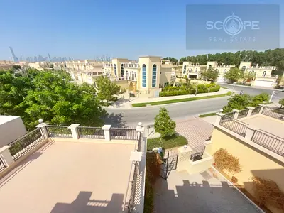 4 Bedroom close to meadows souk ready to move