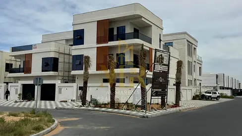 A villa with all electricity, water and air conditioning fees included, on the main street, ready to move in, in the most prestigious areas of Ajman.