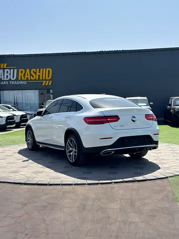 Mercedes-Benz GLC 250 4MATIC 2017 - GCC Specs - Excellent Condition