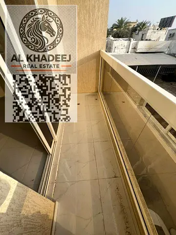 غرفه وصاله مساحه كبيره مع بلكونه باطلاله مفتوحه بمنطقه النعيميه3 بجوار جميع الخدمات والطرق الرئيسيه
