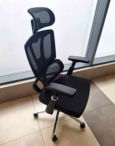 Brand new comfortable office chair available