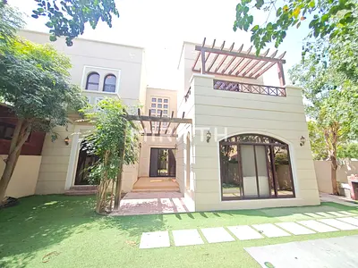 Corner & Single Row | Huge Plot & Garden | Vacant