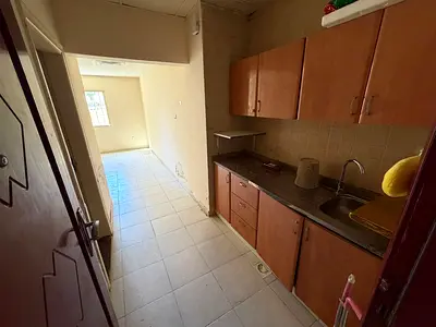 Spacious studio with separate kitchen – very large area for rent – ​​easy access to Dubai and Sharjah