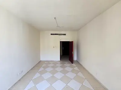 Comfortable bedroom, spacious living room, balcony with open view, central air conditioning, central gas, clean finish, natural light and good ventila