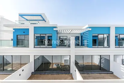 Brand New I Exclusive - 4BR Townhouse in Santorini