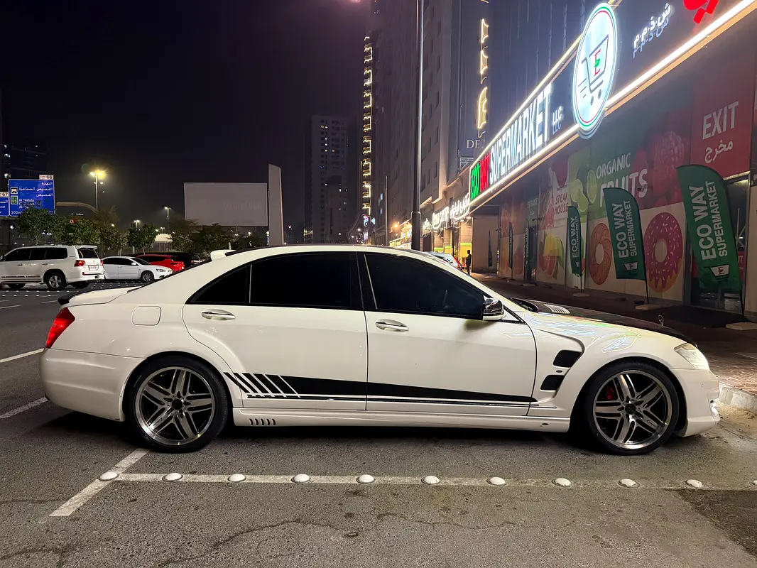 Mercedes-Benz S-Class 2009 — photo 1 of 9