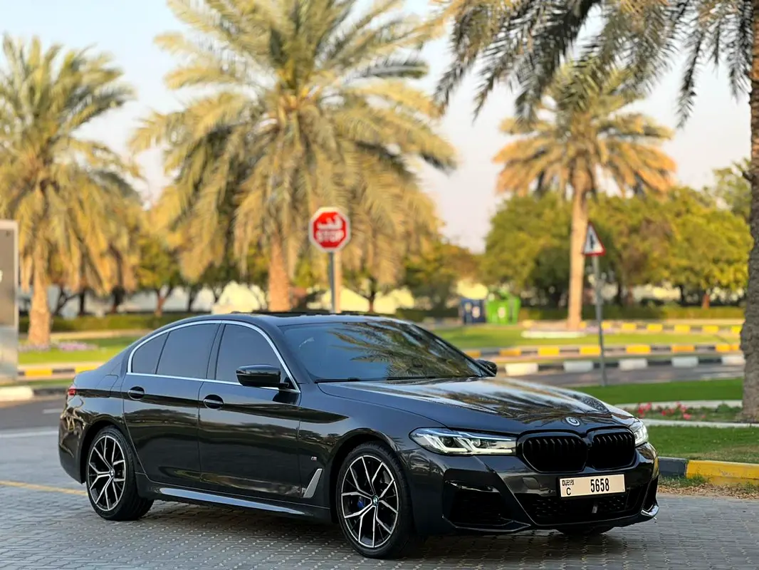 BMW 5-Series 2023 — photo 1 of 18