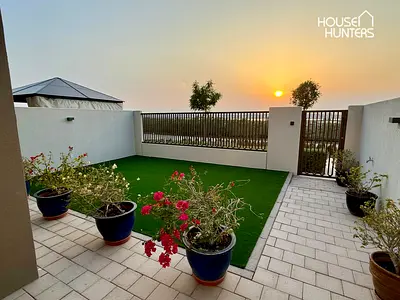 Single Row | Prime Location | Steps from Amenities