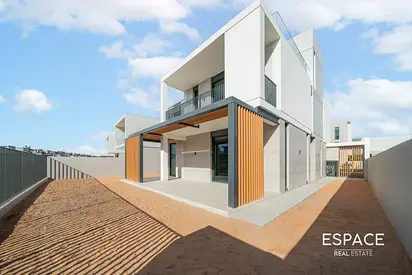 Prime Location | 4 Bed + Maid | Villa