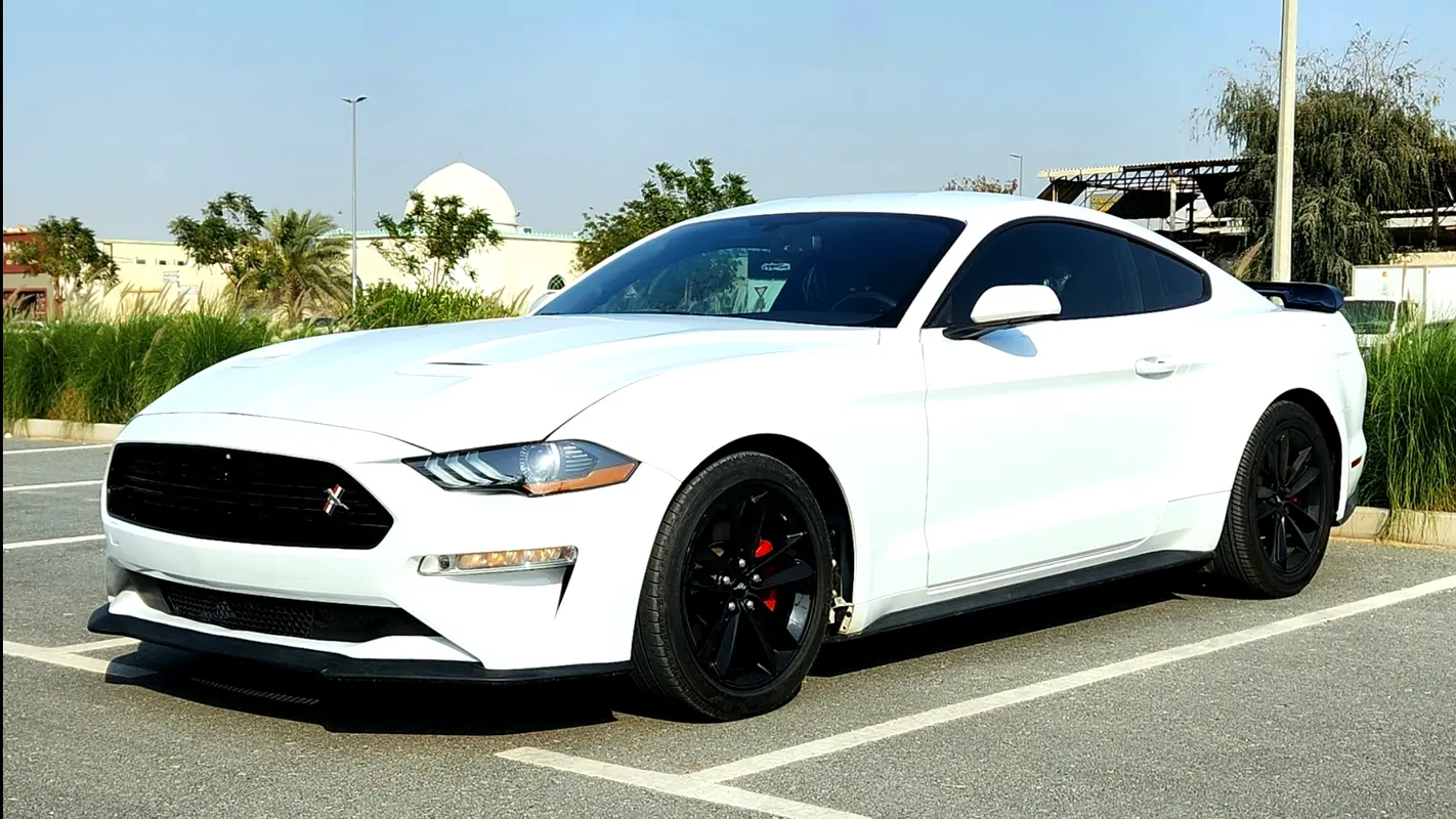 Ford Mustang 2017 — photo 1 of 16