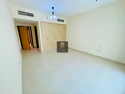 2BHK: صالة ألعاب رياضية، حمام سباحة: عائلات بالكامل
